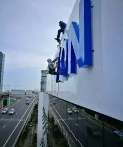 ติดตั้งป้ายซ่อนไฟด้านหลัง สาม