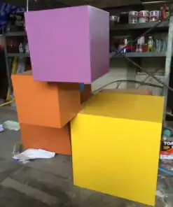 ประติมากรรมตกแต่งหน้าโครงการ ลงสี