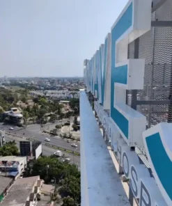 ป้ายอาคาร รพ.นวเวช อินเตอร์เนชั่นแนล ด้านข้าง