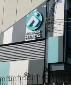 ป้ายไฟบนอาคาร ACTIVE BOX ข้างตึก