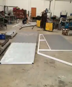 ระหว่างทำแผงประดับหน้าโครงการ