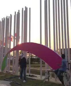 เริ่มติดตั้งอักษรป้ายไฟออกหน้าโลโก้