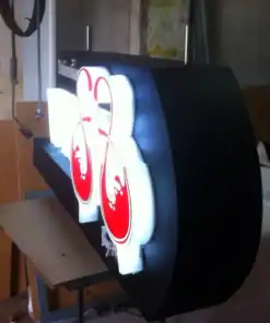 โลโก้ป้ายกล่องไฟอะคริลิกออกหน้าและข้าง WHY UP