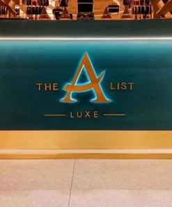 ป้ายไฟออกหลัง The Alist